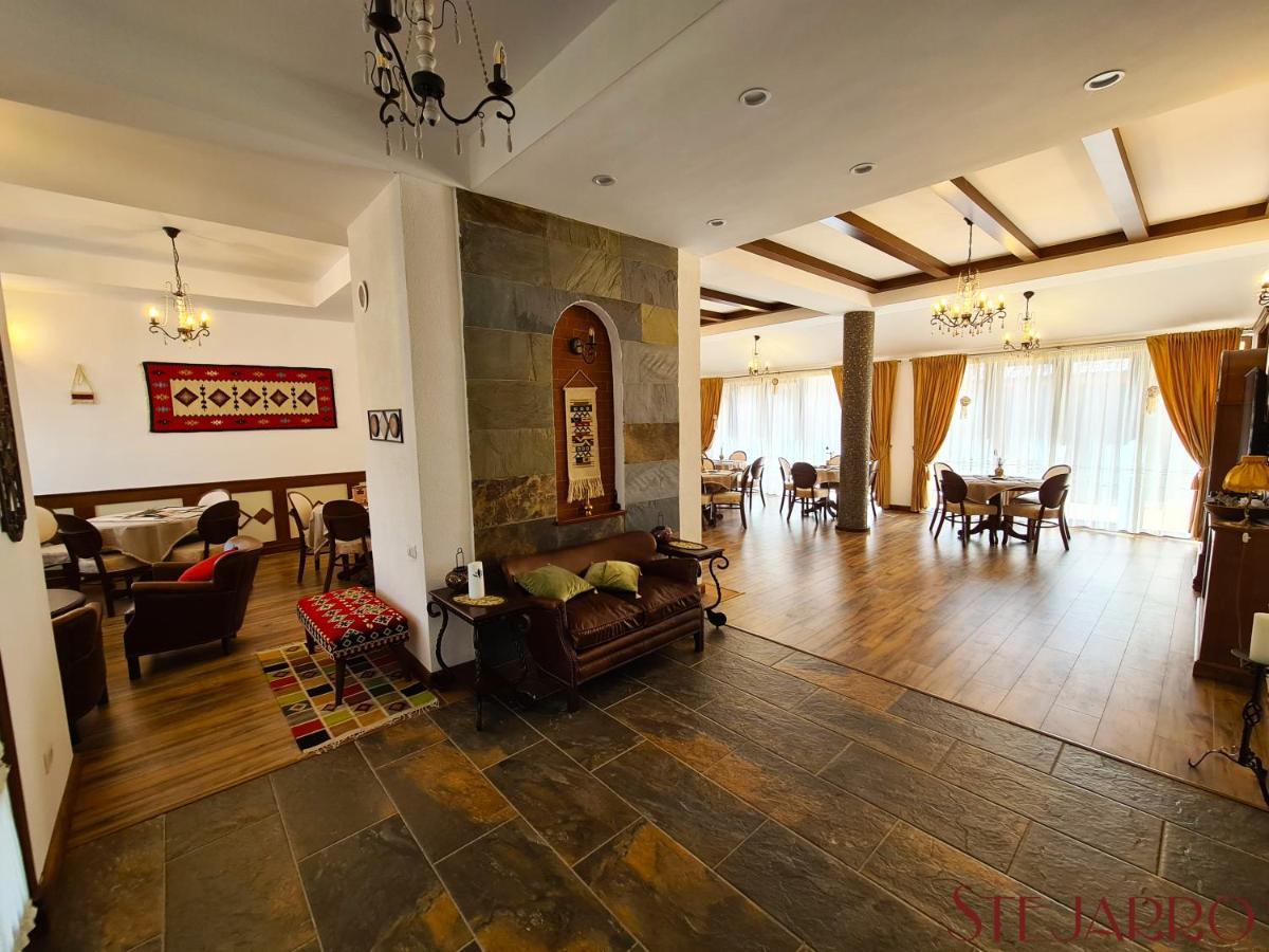 Hotel Stejarro Conac Moldovenesc 4*